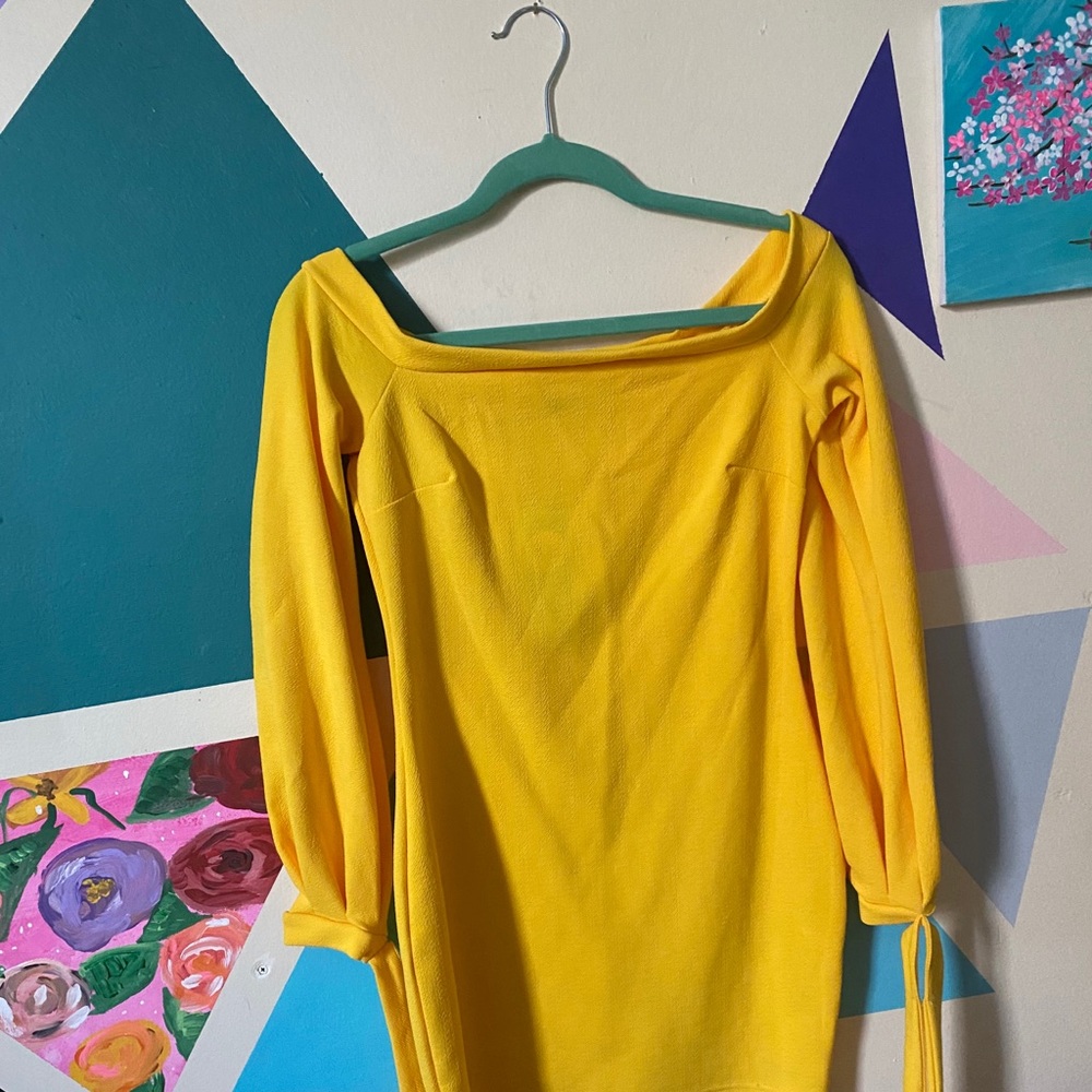 Short yellow dress